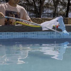 Aspirateur piscine WERKA PRO avec filet et manche aluminium 1,5m