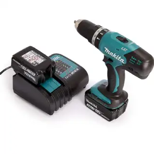 Perceuse visseuse à percussion 18v 2 batteries Makita